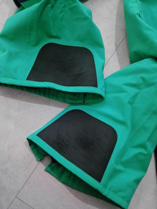 美品 オンヨネ Hyglater 4wayストレッチ スキーウエア 上下セット