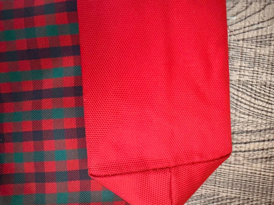 ファミリア　チェック柄トートバッグ リンゴ刺繍