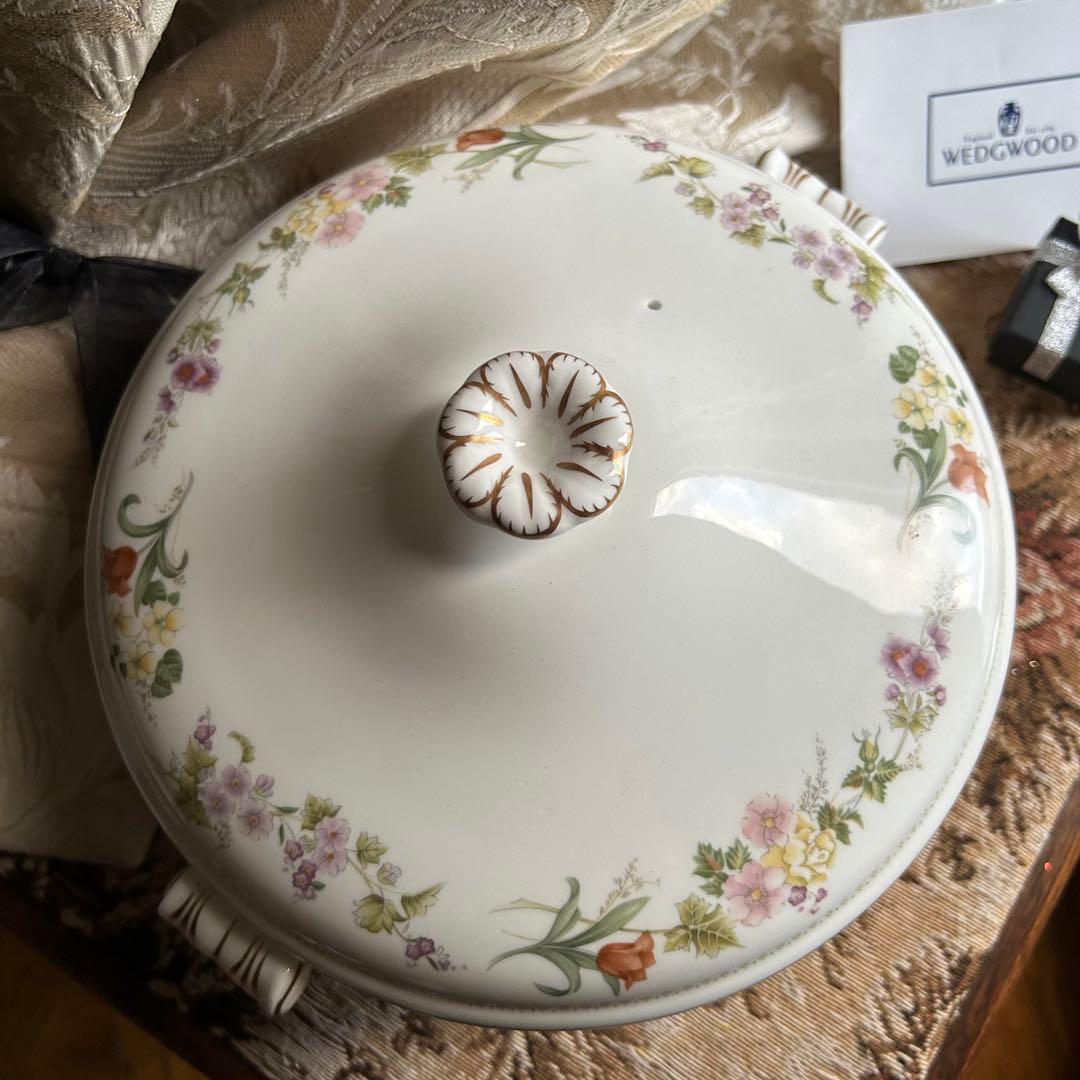 英国製 黒壺  MIRABELLE可憐な花柄カバードベジタブル