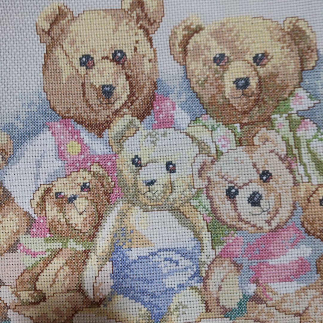 クロスステッチ完成品　テディベアの家族