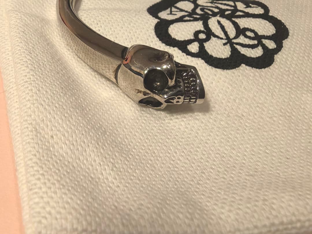 ALEXANDER McQUEENブレスレット THIN TWIN SKULL