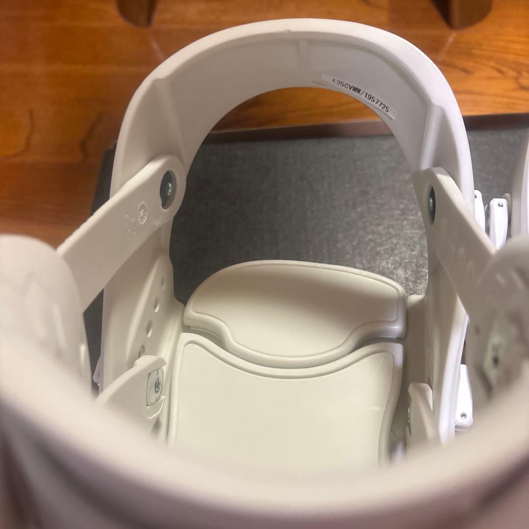 24ー25FLUX ホワイト スノーボードビンディング CV