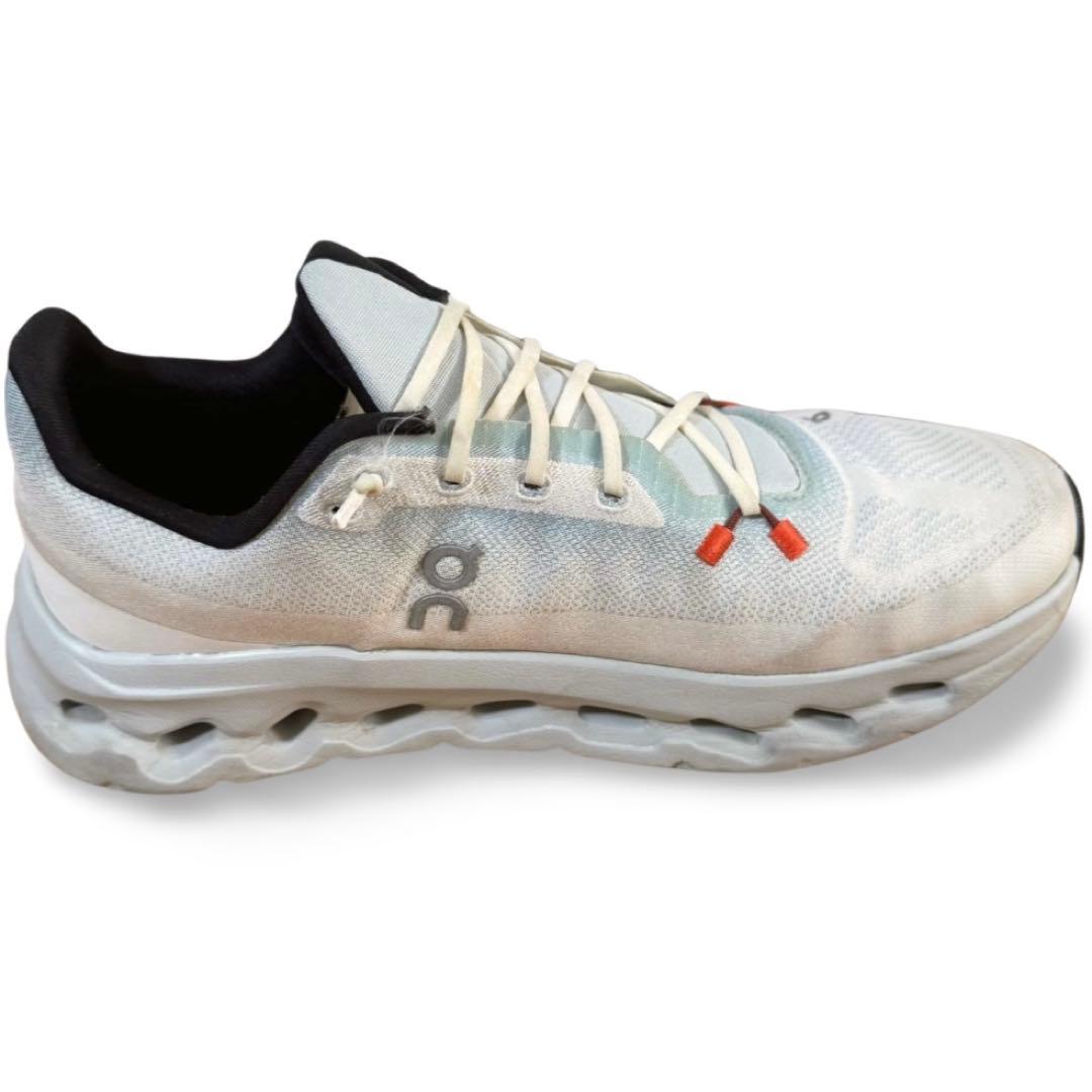 On/オンCloudtilt 27.0cm/ミネラルアイボリー