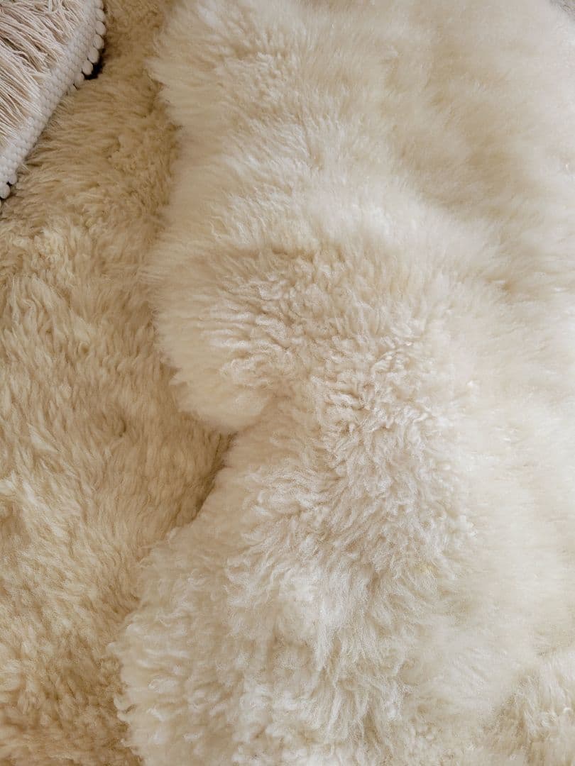 美品ニュージーランド産ムートンホワイト系 シープスキンラグピュアバージンウール