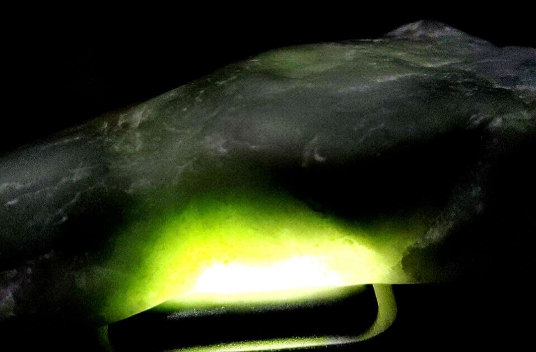 ★翡翠原石★糸魚川硬玉【小滝・川ズレ・ミロナイト翡翠】