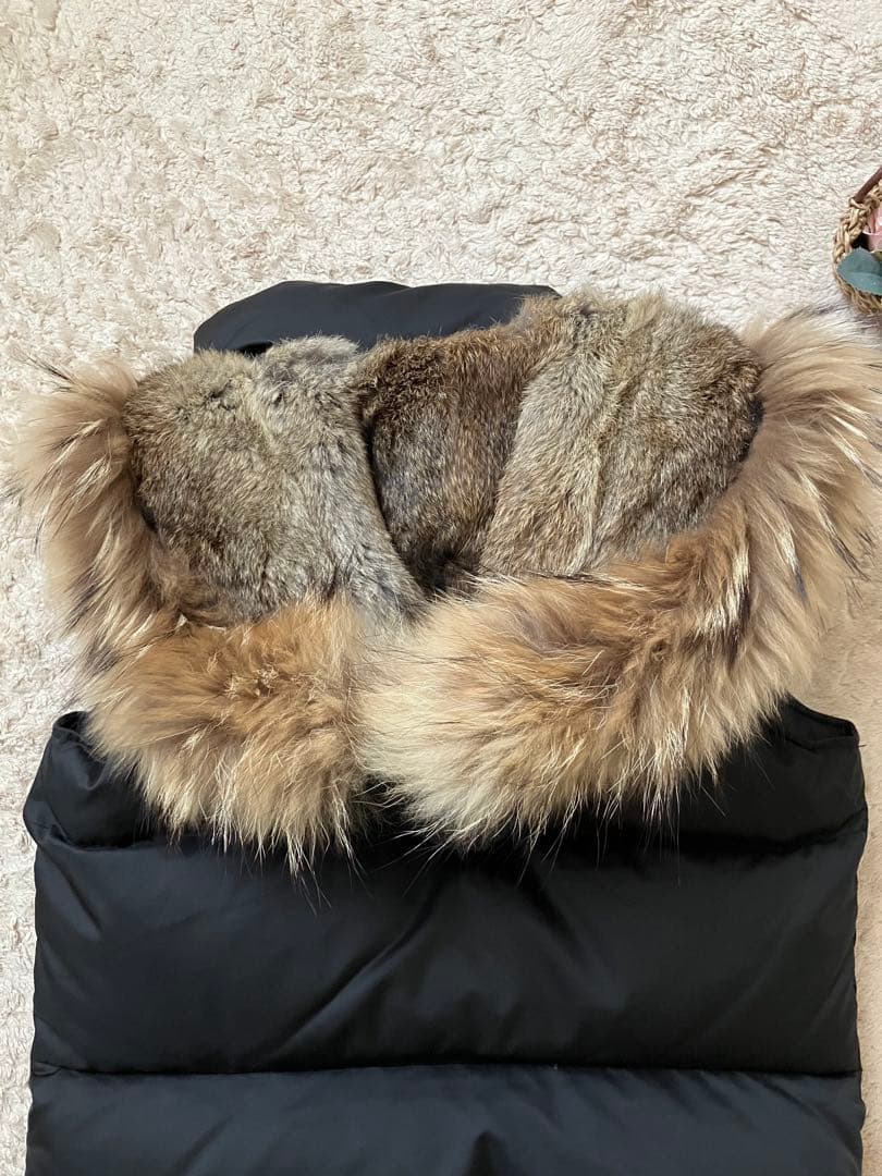 ピンキー&ダイアン　ダウンベスト　フード付　黒　ラビットファー　ダウン70%希少