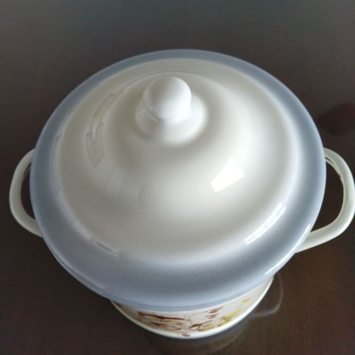 イマン パンジー 琺瑯缶 S サイズ 新品未使用品 希少 美品です。