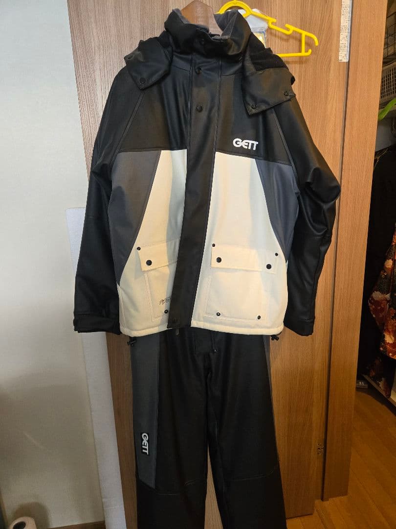 フィッシングウェア 防寒 上下 新品未使用