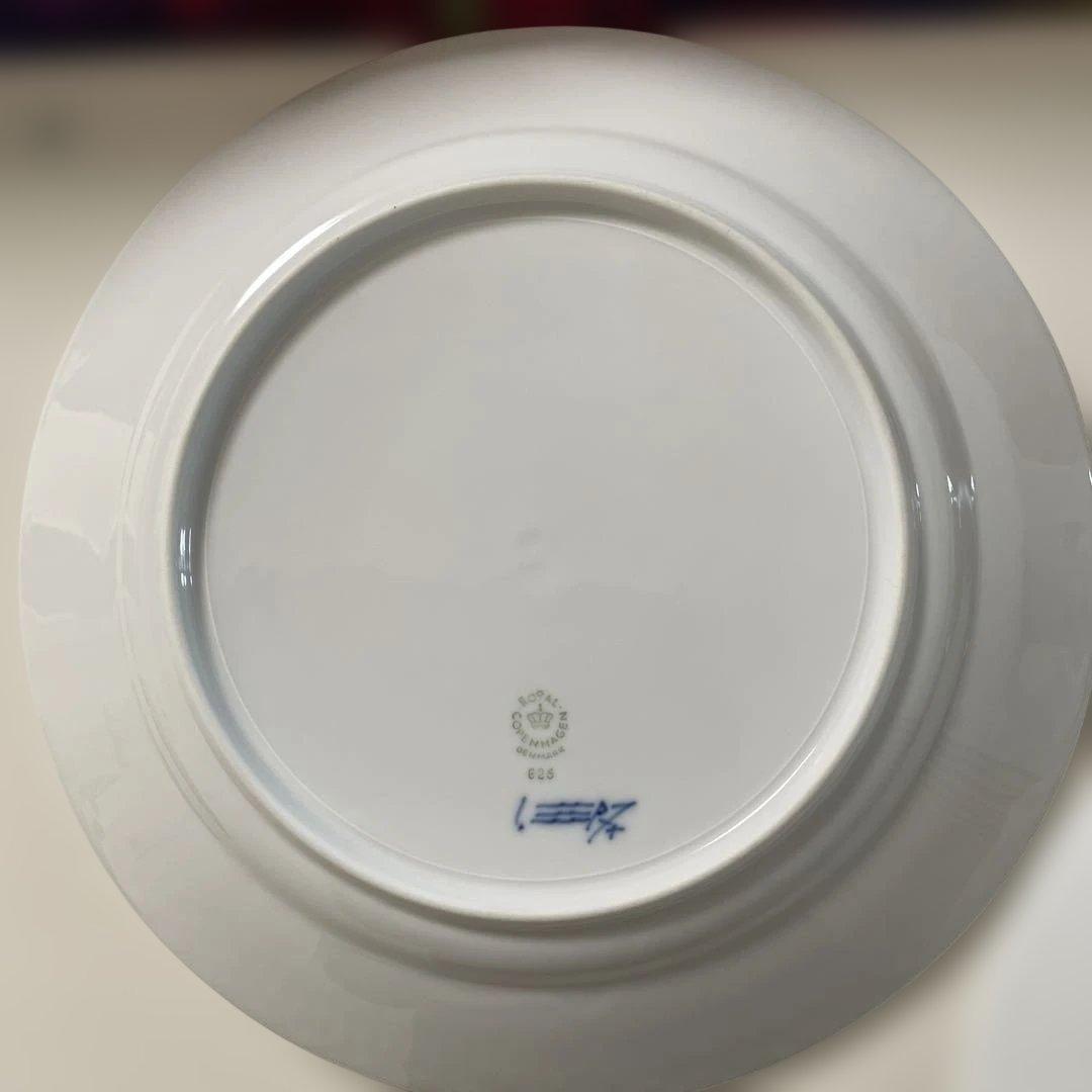 売却済み！　 ロイヤルコペンハーゲンディナー皿ハーフレース 2枚