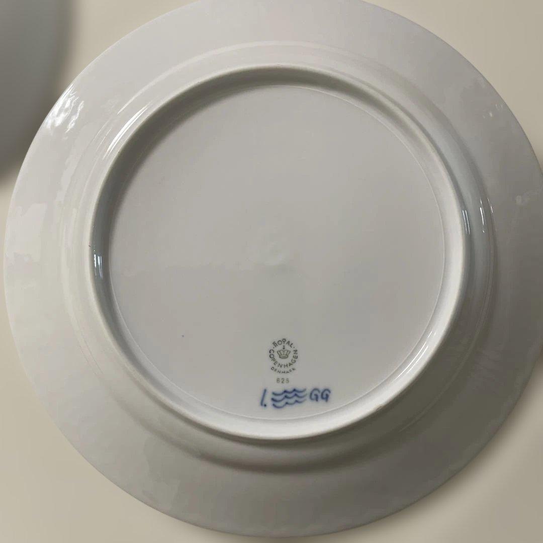 売却済み！　 ロイヤルコペンハーゲンディナー皿ハーフレース 2枚