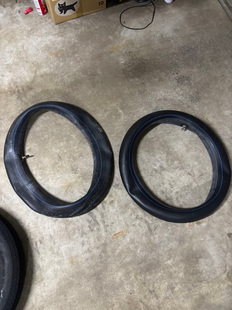 ヴィンテージタイヤ　18インチ　バリ溝！