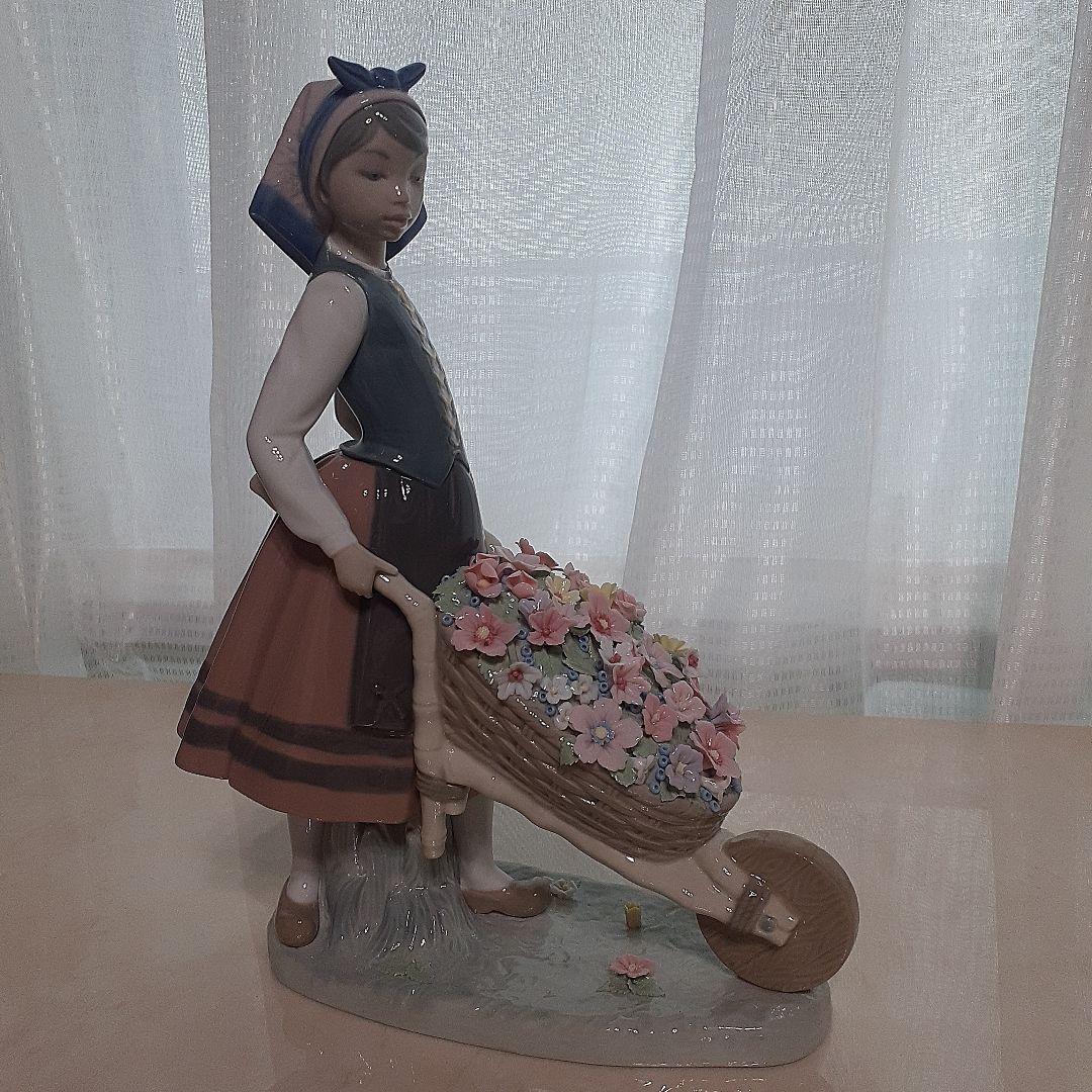 リヤドロ LLADRO 「花車を押す少女」(中古品)