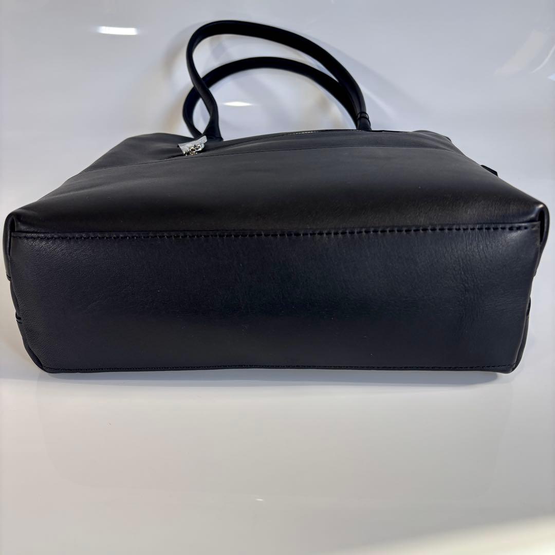 新品未使用 アニアリ aniary レザー トートバッグ 縦型 肩掛け ブラック