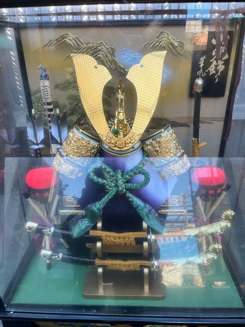 【中古】五月人形 兜飾り ガラスケース入り 武者飾り 日本伝統品