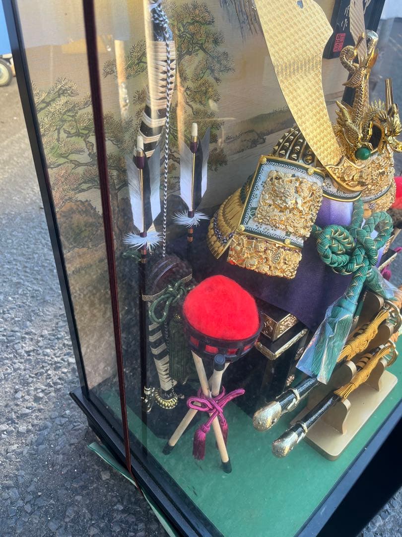 【中古】五月人形 兜飾り ガラスケース入り 武者飾り 日本伝統品