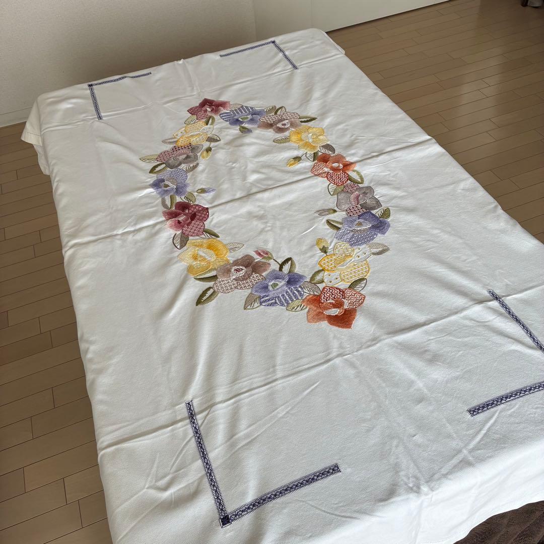 戸塚刺繍　大判テーブルクロス