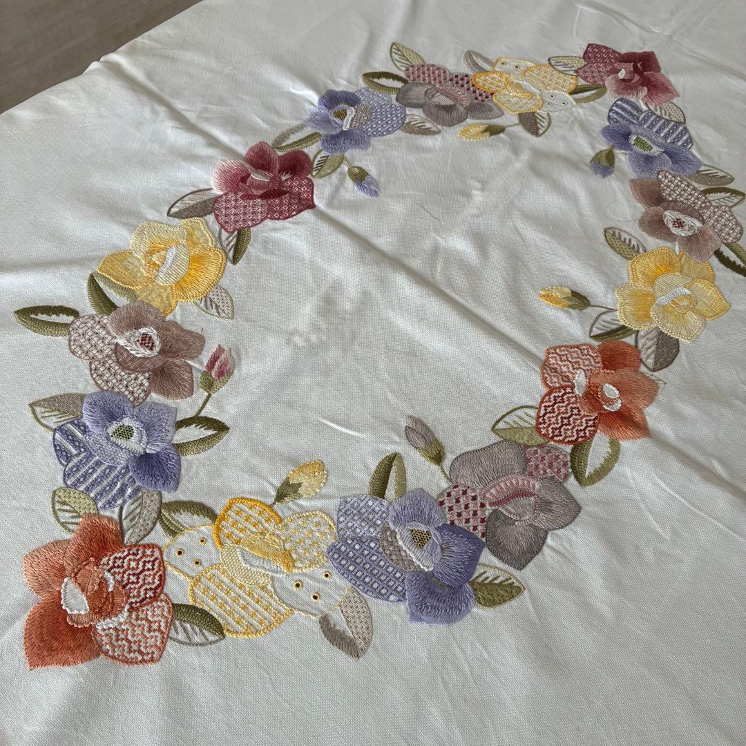 戸塚刺繍　大判テーブルクロス