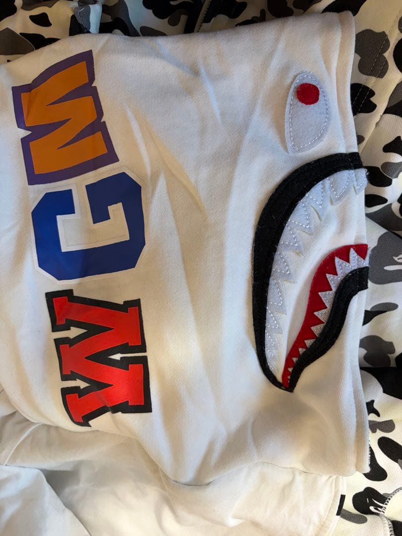 komomoA Bathing Ape シャークパーカー　蓄光白黒Lサイズ