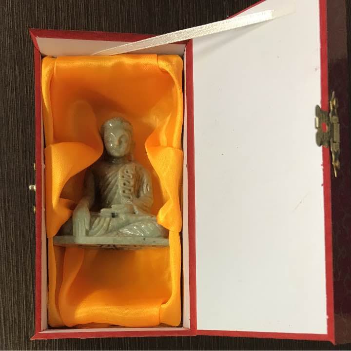 ミャンマー翡翠仏像