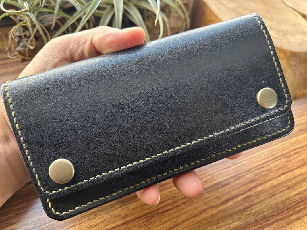 牛ヌメ革 トラッカーウォレット ロング 手染めブラック 手縫い　ハンドメイド