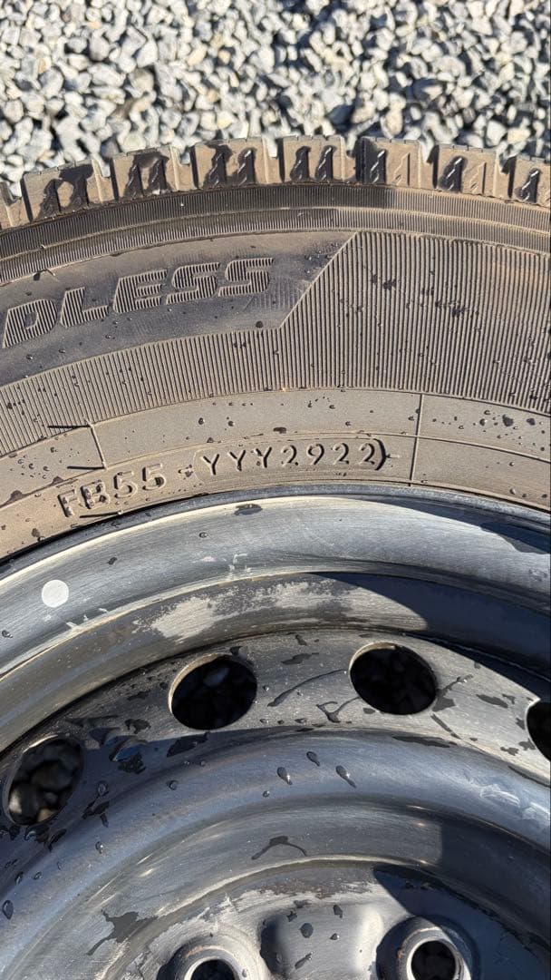 ヨコハマ スタッドレスタイヤ 15インチ 4本セット　ハイエース