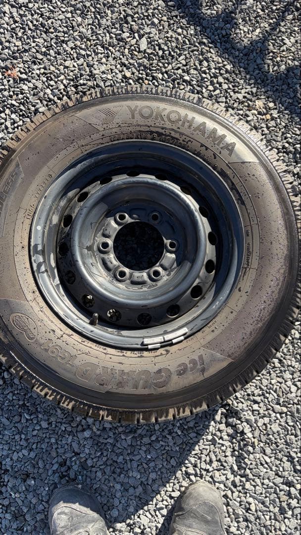 ヨコハマ スタッドレスタイヤ 15インチ 4本セット　ハイエース