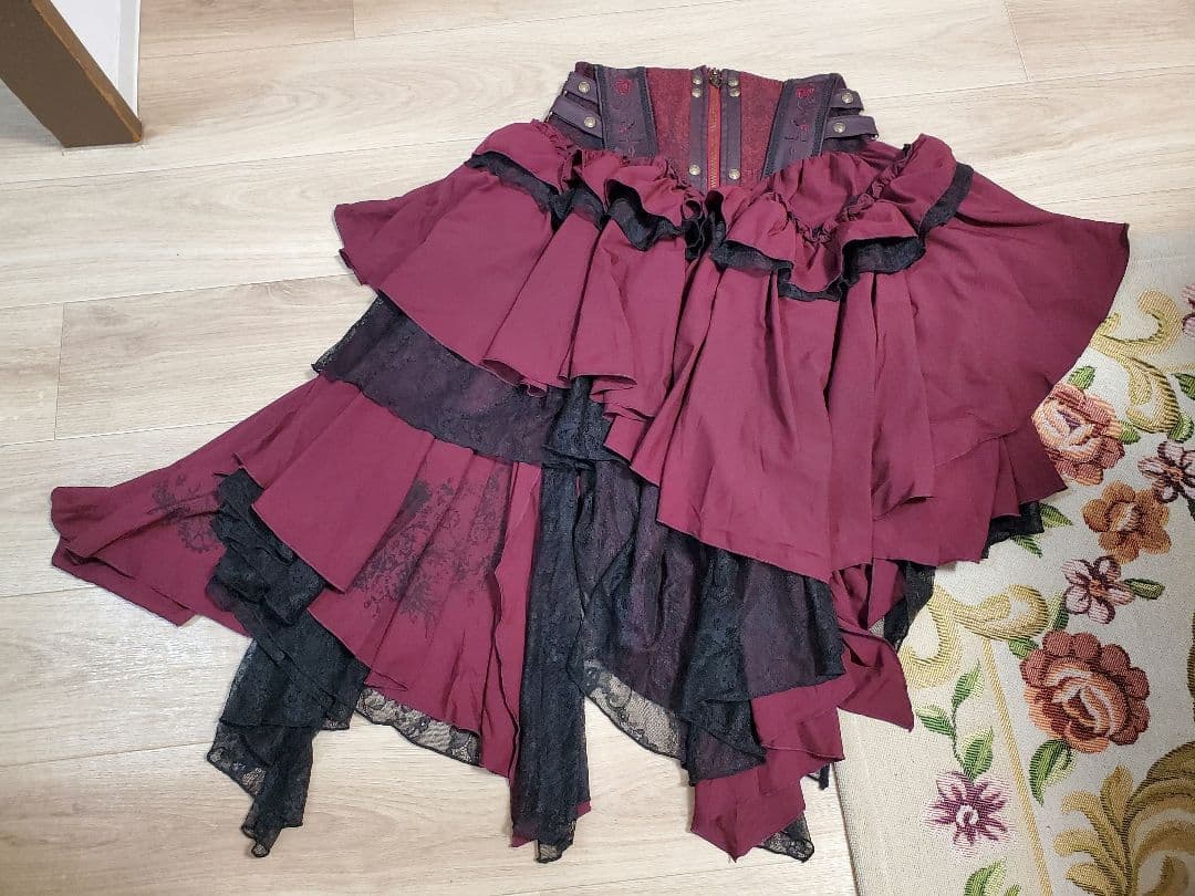 ozz☆ozz on☆赤×黒☆アシンメトリースカート☆ゴスロリ☆ロリータ