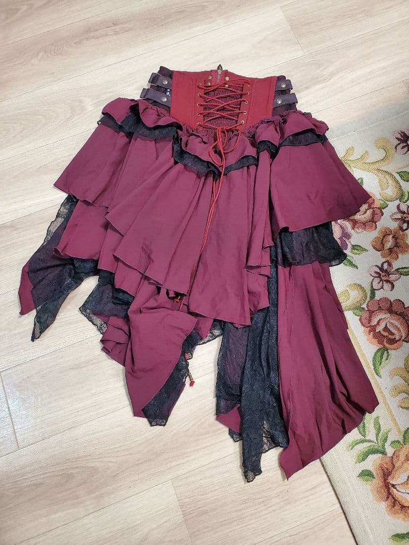 ozz☆ozz on☆赤×黒☆アシンメトリースカート☆ゴスロリ☆ロリータ