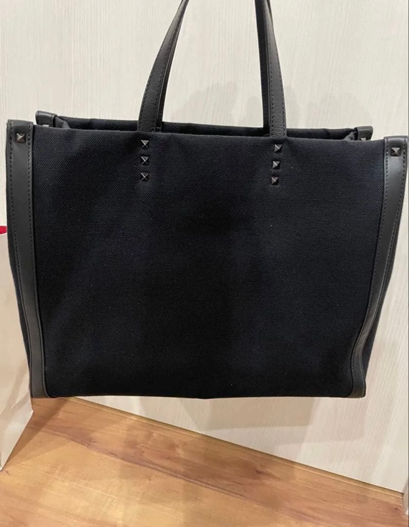 VALENTINO 人気　トートバッグ　美品　付属品全てあり　送料無料