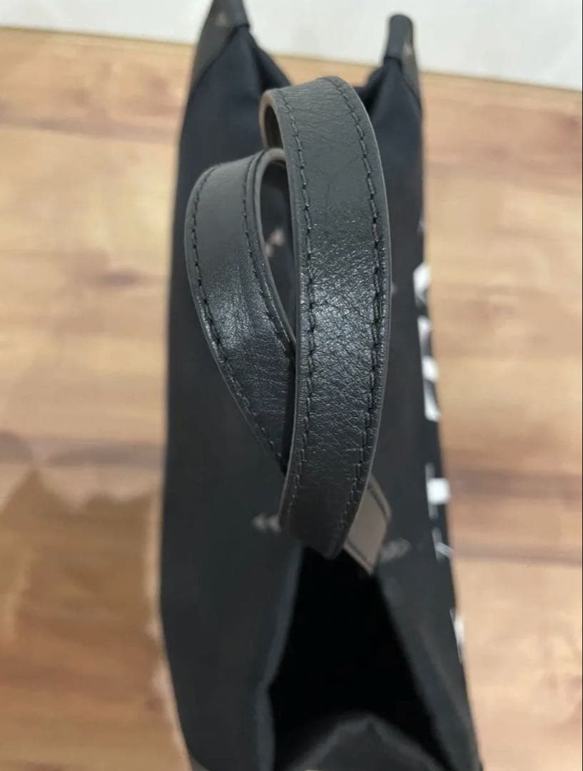 VALENTINO 人気　トートバッグ　美品　付属品全てあり　送料無料