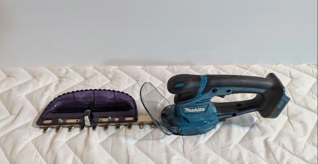 美品！マキタ ミニ生垣バリカン　MUH267D　18V