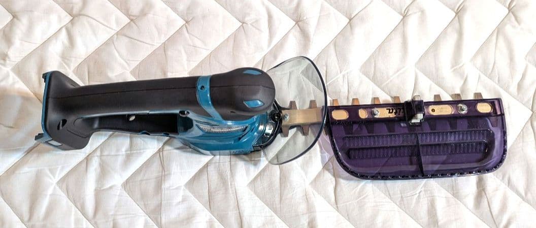 美品！マキタ ミニ生垣バリカン　MUH267D　18V