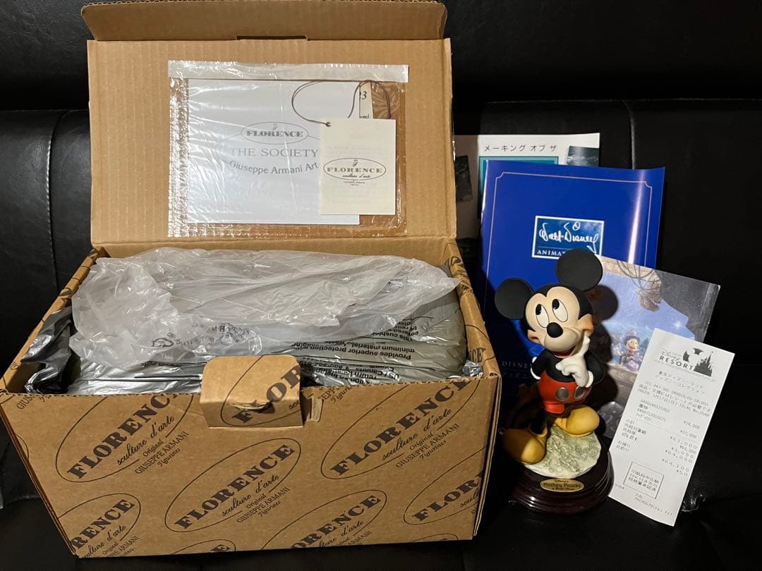 ディズニー　アルマーニ　ミッキー　フィギュア