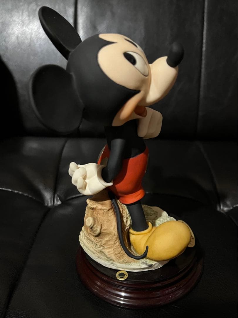 ディズニー　アルマーニ　ミッキー　フィギュア
