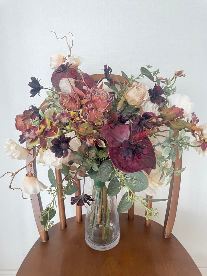 シンビジュームとアンスリウムのニュアンスブーケ　くすみカラーブーケ