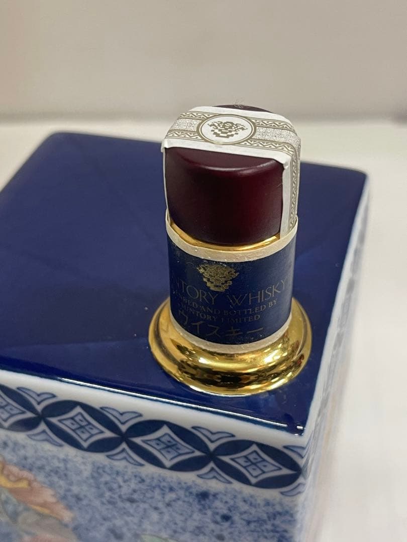 未開栓 サントリー 20年 ウイスキー　有田焼 染錦吹墨狛犬草花文11