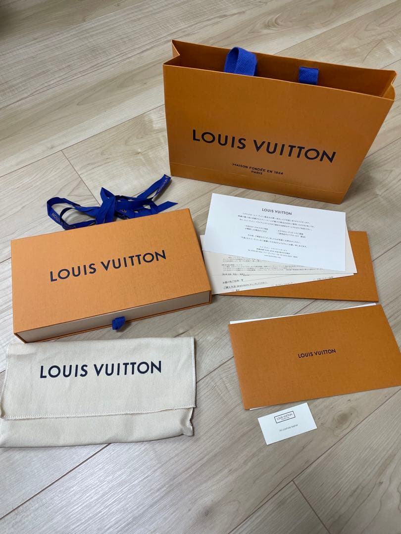 Louis Vuitton エピレザー ノワール　長財布
