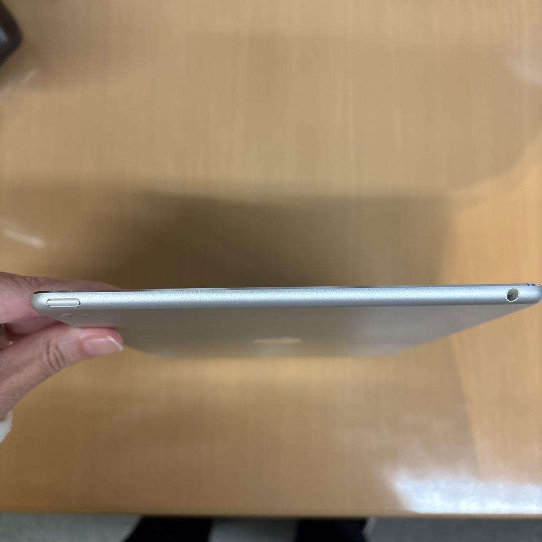 Apple iPad Air 2 16GB シルバー　美品　Wi-Fiモデル