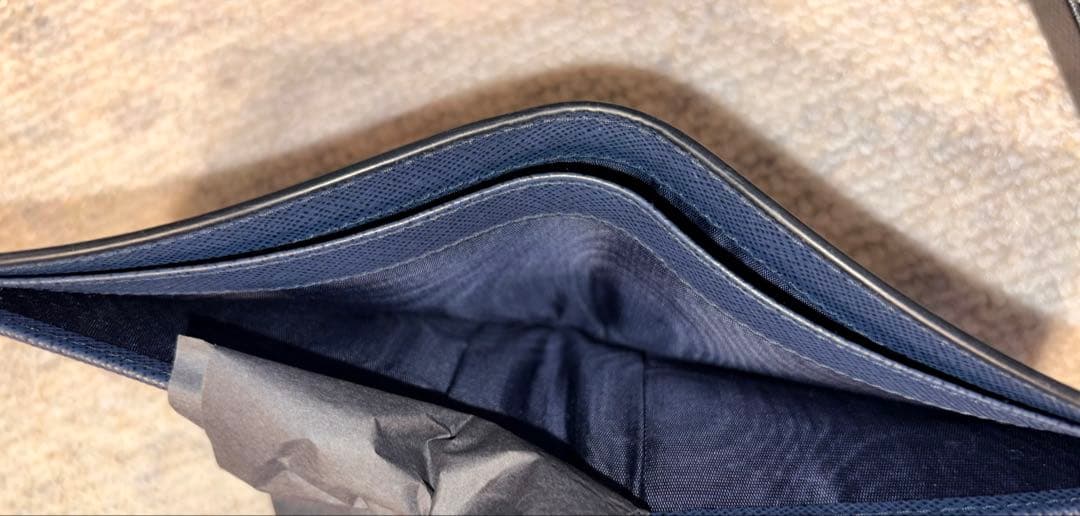 クララ PRADAサフィアーノレザー 二つ折り財布 箱付 証明カード付