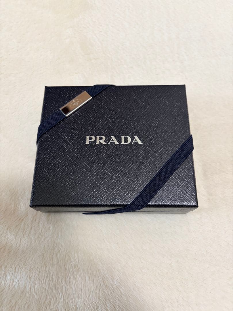 クララ PRADAサフィアーノレザー 二つ折り財布 箱付 証明カード付
