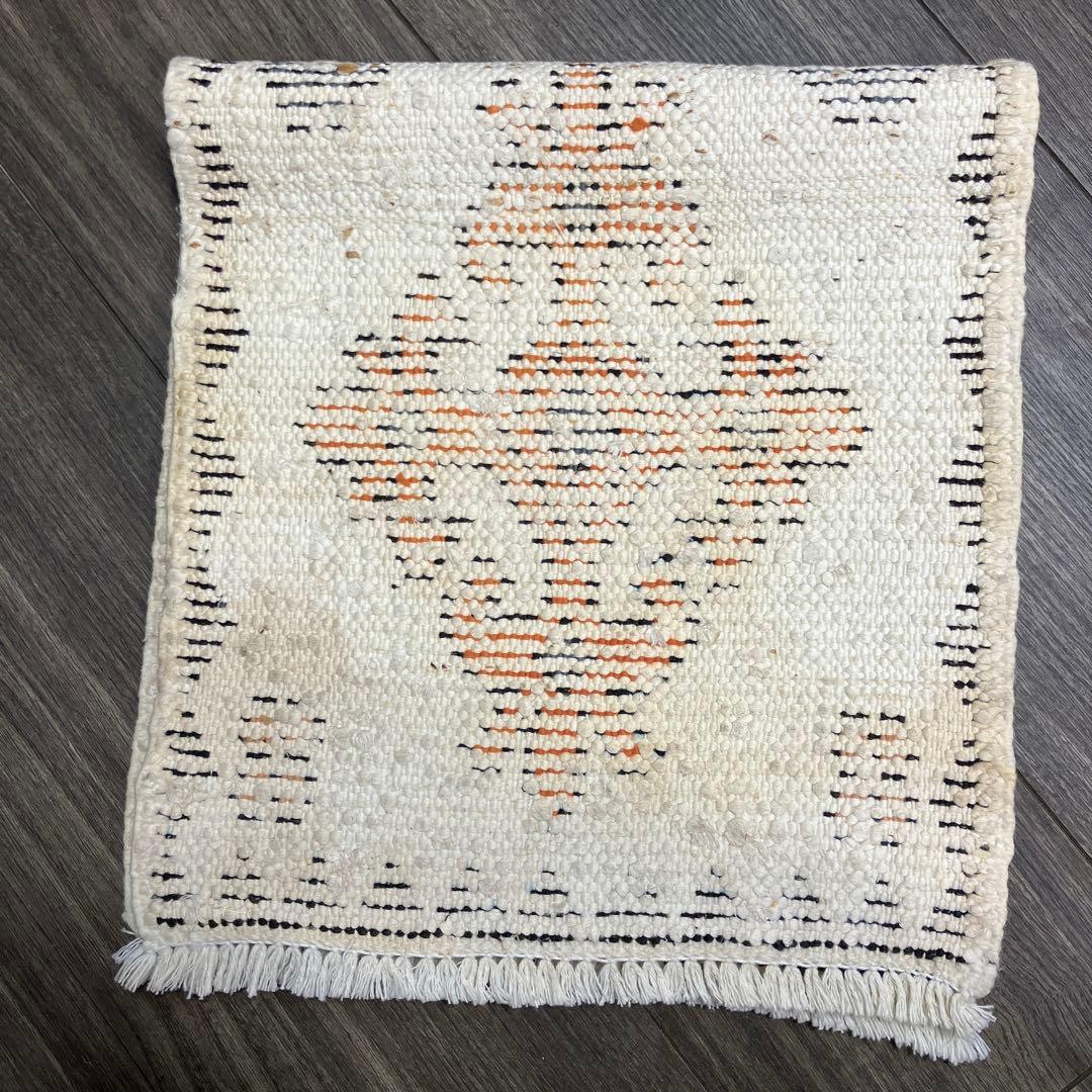 モロッコ絨毯ヴィンテージラグベルベル産 手織り絨毯 36x75cm