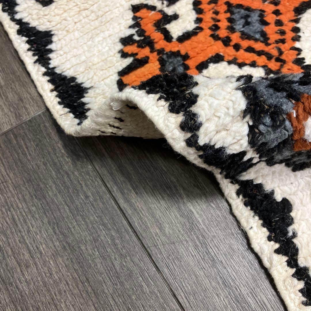 モロッコ絨毯ヴィンテージラグベルベル産 手織り絨毯 36x75cm