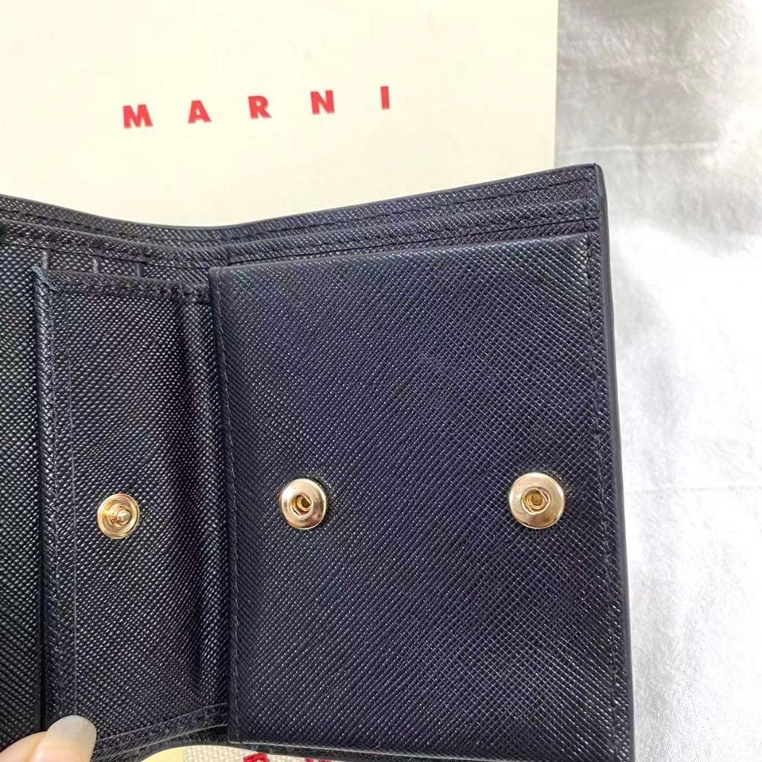 美品MARNI 二つ折り財布 ブラック