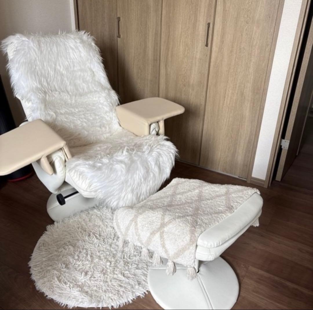 美品リクライニングホワイトチェア フットレスト付き