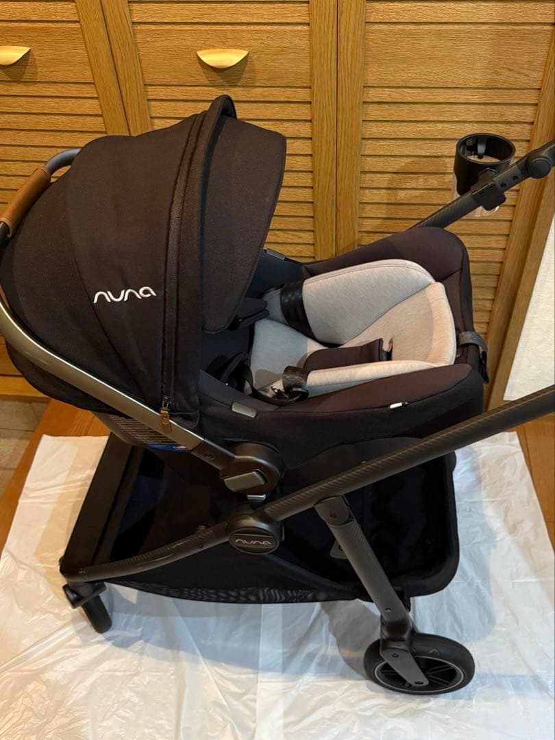 【オーストラリア限定モデル】Nuna SWIV ヌナ　スイブ　キャビア