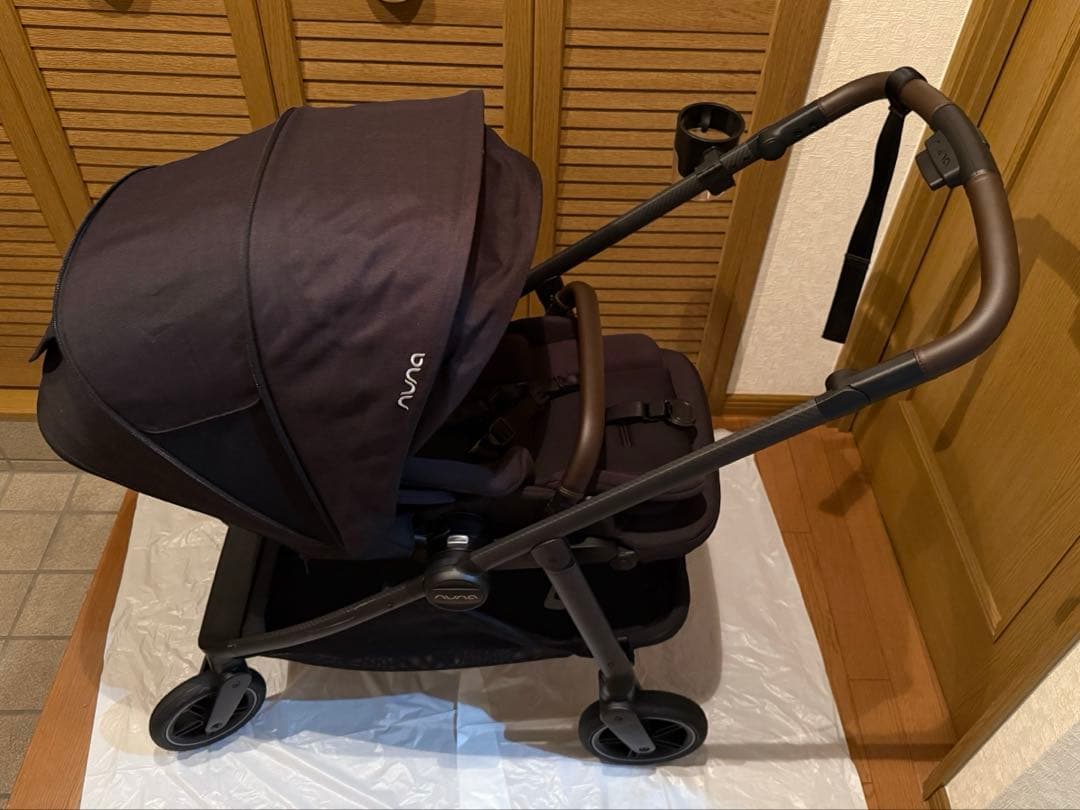 【オーストラリア限定モデル】Nuna SWIV ヌナ　スイブ　キャビア