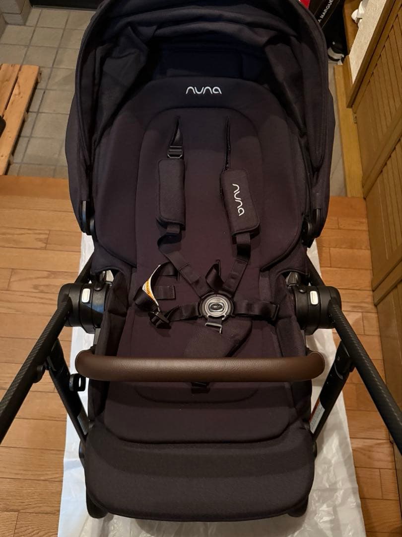 【オーストラリア限定モデル】Nuna SWIV ヌナ　スイブ　キャビア