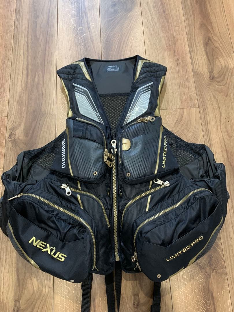 美品　NEXUS LIMITED PRO フィッシングベスト　XL