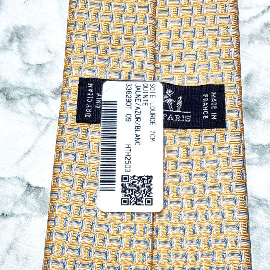 ✨未使用タグ付き箱付き✨エルメス　H柄 小剣ホース柄　ライトオレンジ　ネクタイ