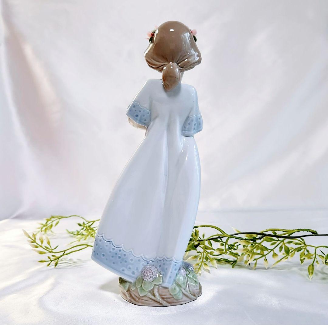 Julio＆Juliaリヤドロ【美品】フィギュリン《鳩を抱く少女》6807